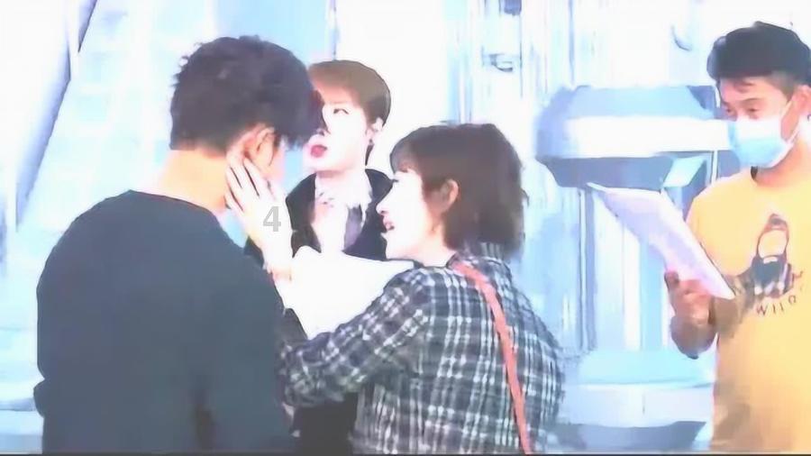 媒体人：郑钦文被碾压仍不甘，换中国足球没赢的想法还不让人指责